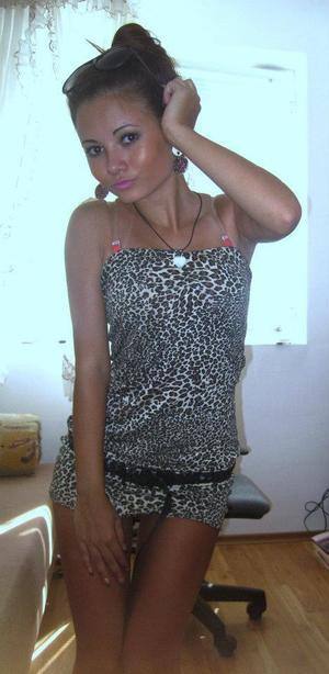 Taylor (18), Minnesota | Adult Chat and Casual Meetups