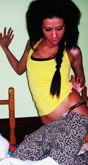 Monica (19) from Arizona profile image