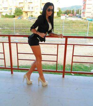 Janessa (30), California adult dating profile image