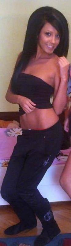 Taryn, 21 in Virginia | Younger Adult Woman, Older Men