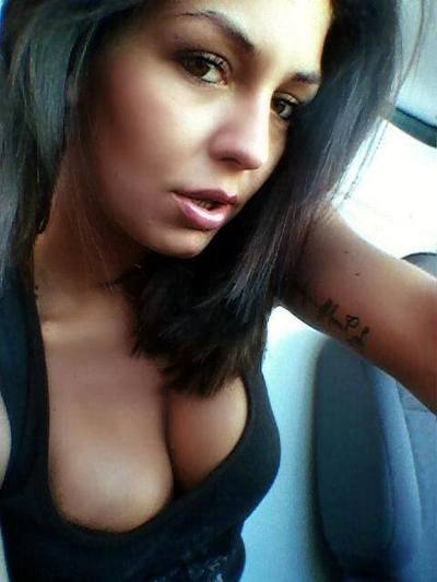 Connect with Sienna (19) in Ohio | Adult Dating