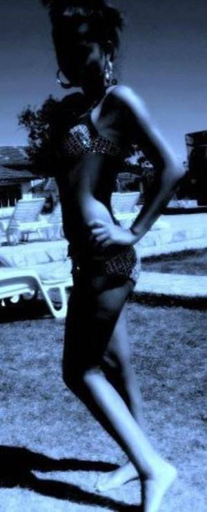 Local profile photo of Eleanor, 28, in California