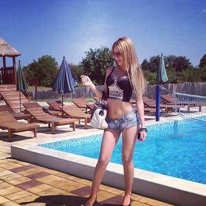 Justina (25) in Ontario, adult profile photo