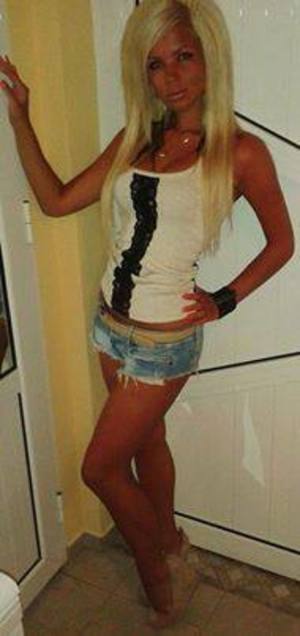 Catherine (24) from Quebec City, QBC profile image