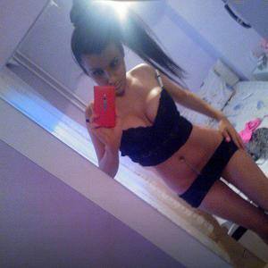 Elyse, 18, Wisconsin | Local FWB Dating Profile