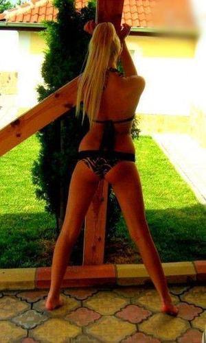 Angelina (29) in California | Friends with Benefits