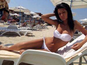 Nia (19) from West Virginia profile image