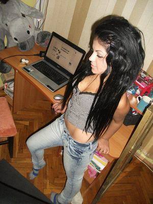 Photo of Joyce (21) from Bend, OR dating profile