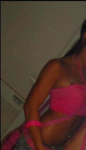 Christine (18) in Iowa City, IA, adult profile photo