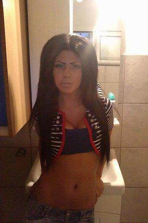 Isabel, 26, profile image for Madison, WI dating page