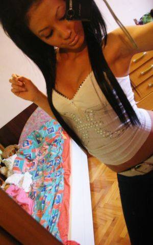 Christy (22) in Quebec | Friends with Benefits