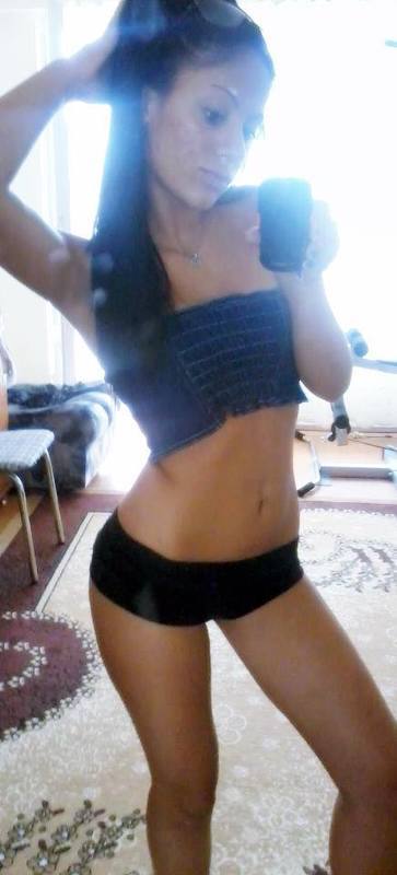 Meet Leslie (18) from Missouri | FWB Casual Partner