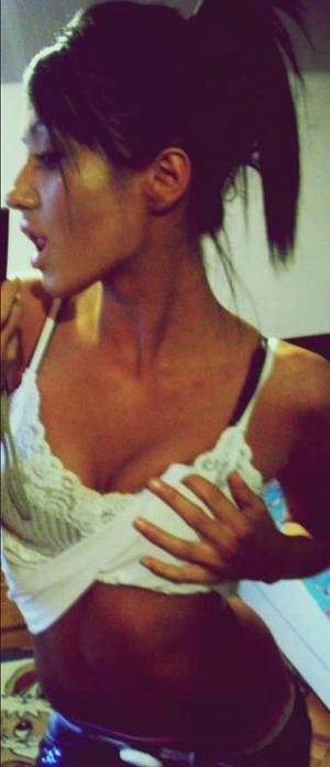 Photo of Aleena (22), adult profile in Milwaukee, WI