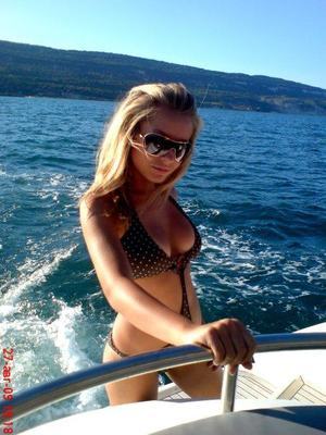 Lanette from Honaker, Virginia is looking for adult webcam chat