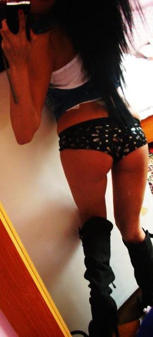 Lolita from North Dakota is looking for adult webcam chat