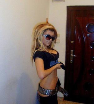 Gema from Pennsylvania is looking for adult webcam chat