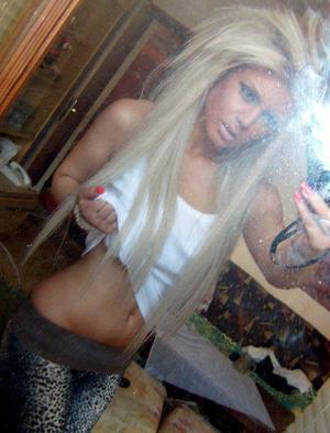 Sherie from North Carolina is looking for adult webcam chat