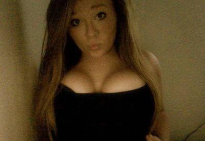 Angelique from Wisconsin is looking for adult webcam chat