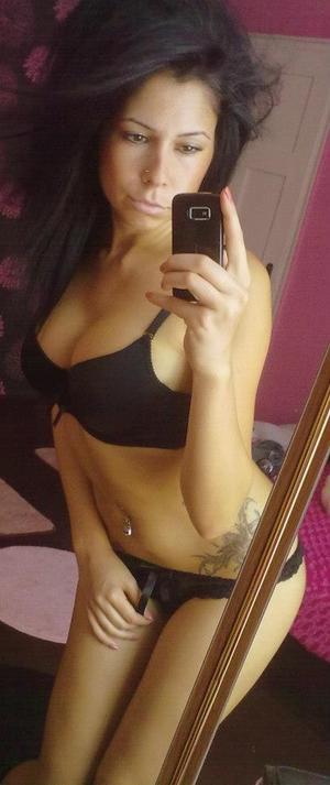 Renae from Maine is looking for adult webcam chat