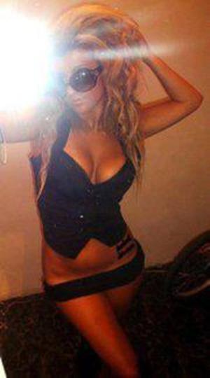 Verla from Massachusetts is looking for adult webcam chat