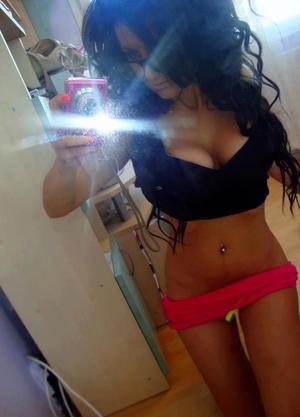 Gaynelle from Rhode Island is looking for adult webcam chat